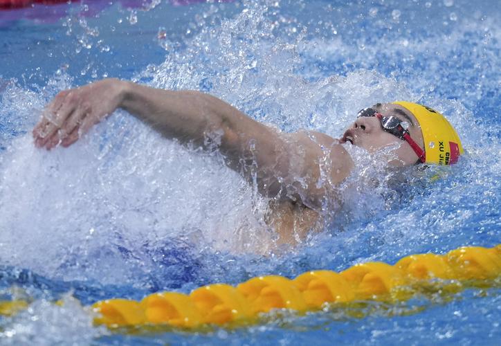 直播:男子100米仰泳决赛的相关图片